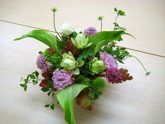 お祝い花宅配 誕生日や記念日にユリとトルコキキョウの上品な花ギフト 陶器鉢