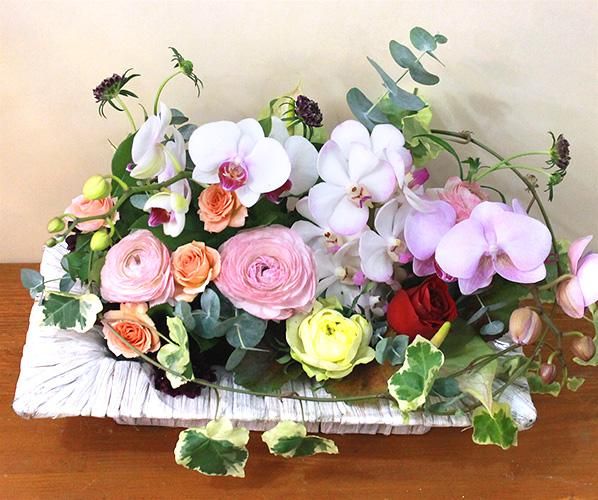 薔薇と胡蝶蘭のフラワーアレンジメント 限定1点限り