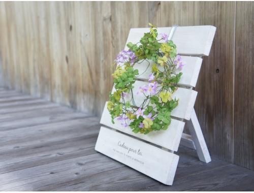 パールグリーンとオフホワイトのミニハーフリース付ガーランド