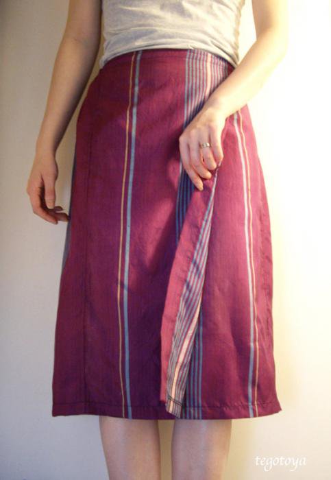 着物リメイク巻きスカート風ギャザースカート 青紫にストライプの銘仙着物から - 手ごと屋 りんね