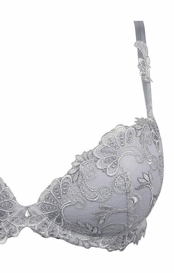 LISE CHARMEL】新作ブラ☆DRESSING FLORAL☆大きめフルカップ (LISE CHARMEL/ブラジャー)  95667235【BUYMA】