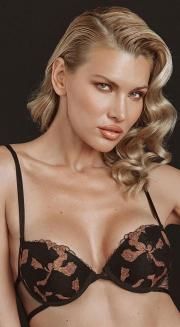 S-JO-CINEMA PUSH UP BRA<img class='new_mark_img2' src='https://img.shop-pro.jp/img/new/icons5.gif' style='border:none;display:inline;margin:0px;padding:0px;width:auto;' />