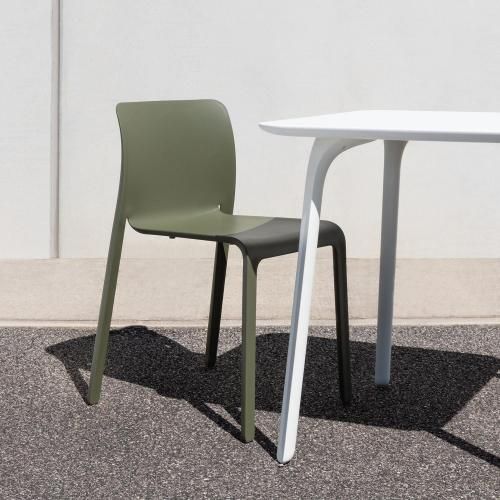 MAGIS First スタッキングチェア 2脚セット マジス ファースト 中古】CHAIR FIRST MAGIS/マジス スタッキングチェア 406228