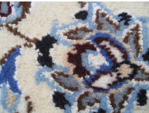 ナイン産ペルシャ絨毯