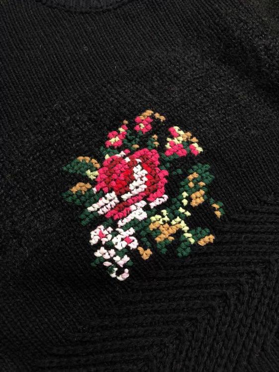 DAIRIKU/ダイリク/Flower Cross Embroidery Border Knit - INSECTE WEB